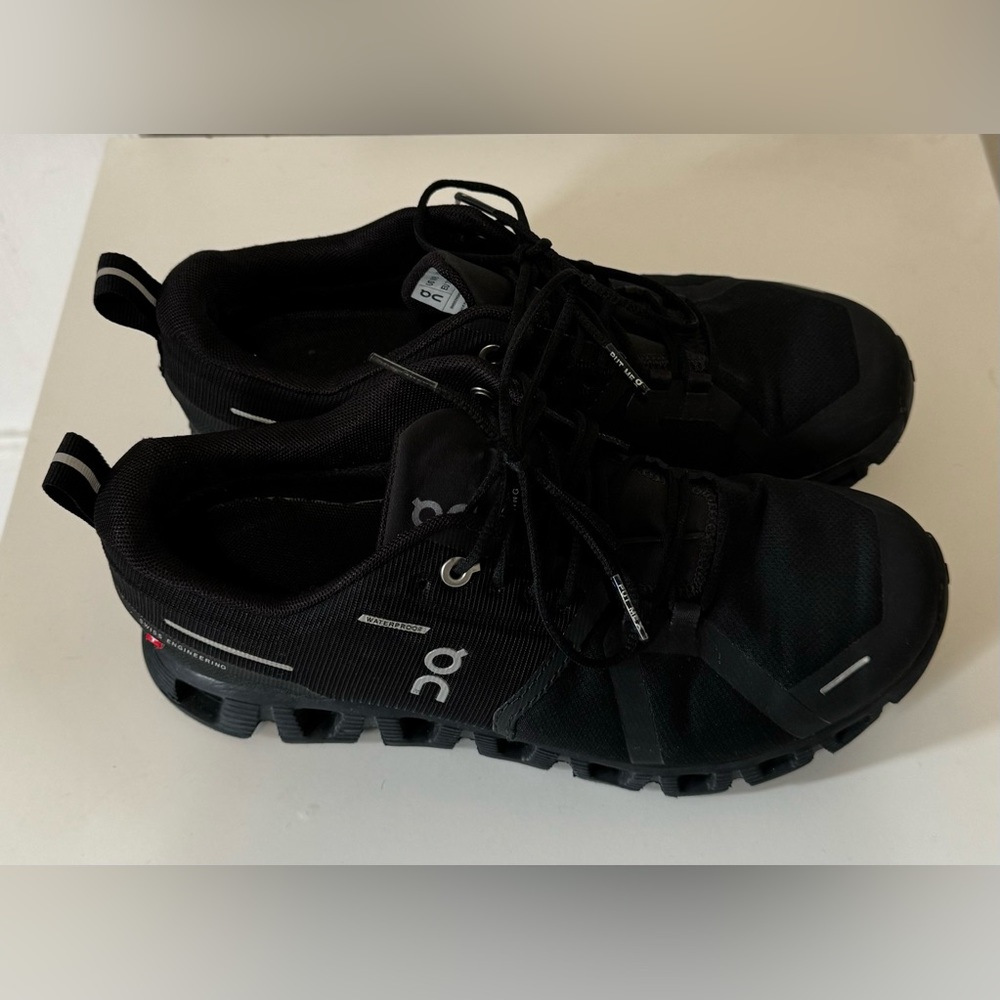 On cloud, waterproof running shoes